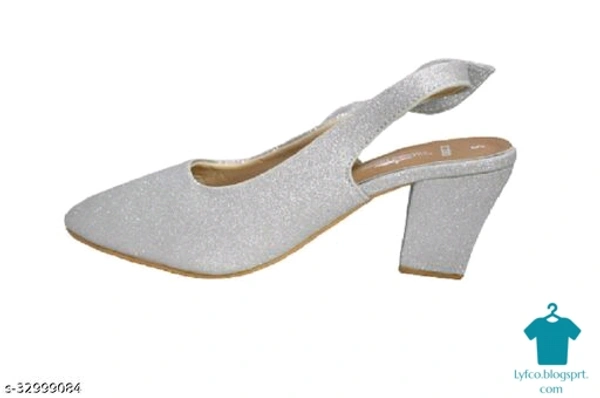 Product Name: *Ravishing Women Bellies & Ballerinas*Material: Syntethic LeatherSole Material: RubberPattern: SolidFastening & Back Detail: BackstrapMultipack: 1 - IND-6
