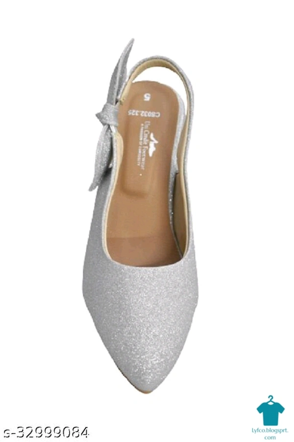 Product Name: *Ravishing Women Bellies & Ballerinas*Material: Syntethic LeatherSole Material: RubberPattern: SolidFastening & Back Detail: BackstrapMultipack: 1 - IND-6