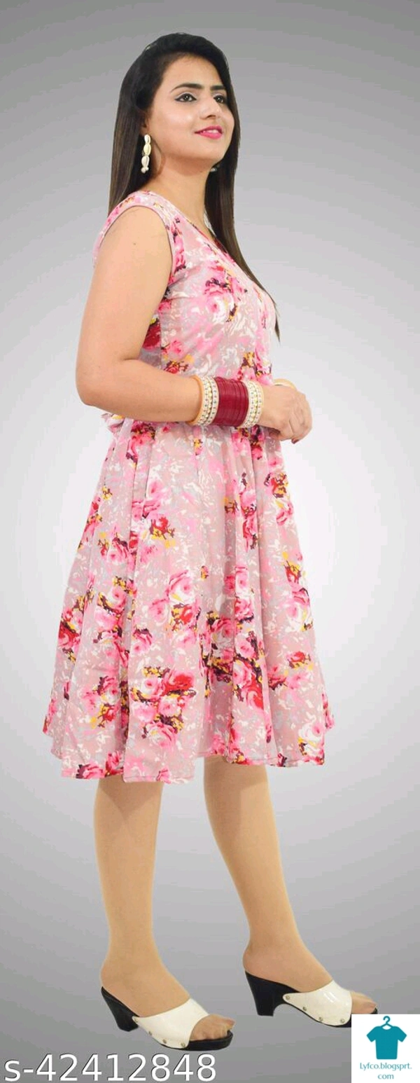 Product Name: *Comfy Partywear Women Dresses*Fabric: CrepeSleeve Length: SleevelessPattern: PrintedMultipack: 1 - M