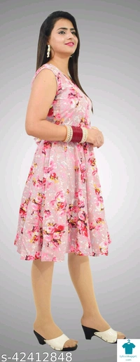 Product Name: *Comfy Partywear Women Dresses*Fabric: CrepeSleeve Length: SleevelessPattern: PrintedMultipack: 1 - L