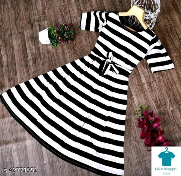 Product Name: *Stylish Modern Women Dresses*Fabric: CrepeSleeve Length: Short SleevesPattern: PrintedMultipack: 1 - XS