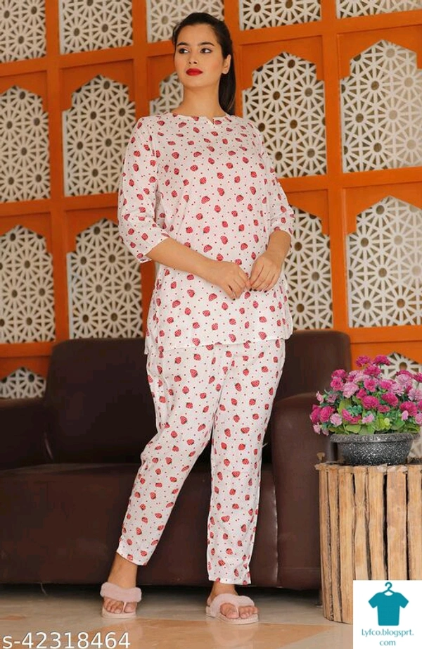 Product Name: *RAYON BEAUTIFUL PRINNTED NIGHT SUIT FOR WOMEN'S AND GIRLS*Top Fabric: RayonBottom Fabric: RayonTop Type: Regular TopBottom Type: PyjamasSleeve Length: Three-Quarter SleevesPattern: PrintedMultipack: 1 - M