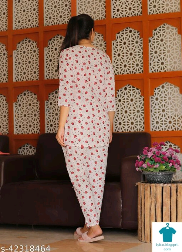 Product Name: *RAYON BEAUTIFUL PRINNTED NIGHT SUIT FOR WOMEN'S AND GIRLS*Top Fabric: RayonBottom Fabric: RayonTop Type: Regular TopBottom Type: PyjamasSleeve Length: Three-Quarter SleevesPattern: PrintedMultipack: 1 - XXXL