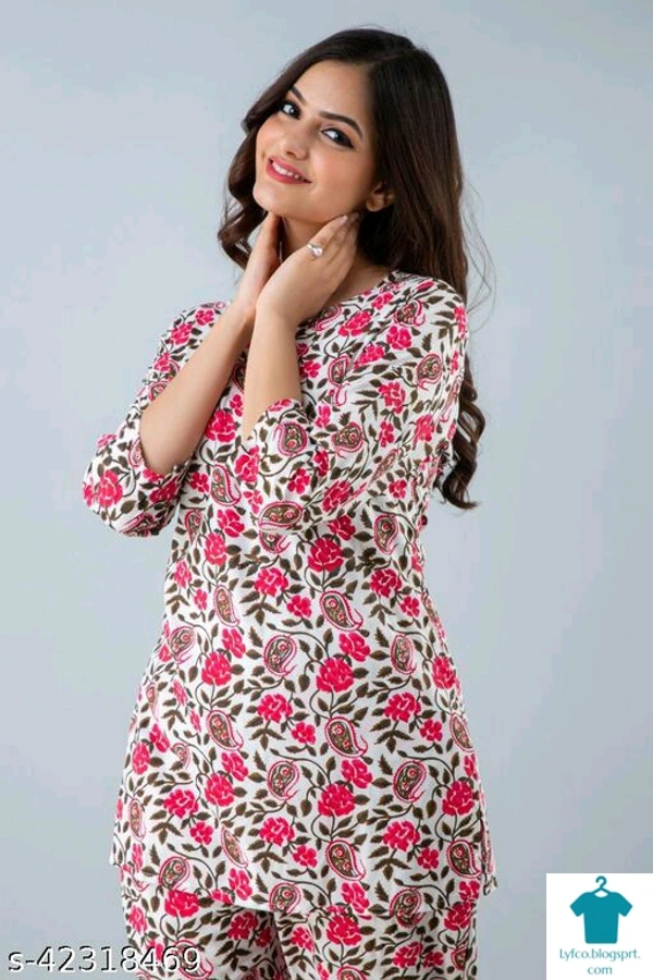 Product Name: *RAYON BEAUTIFUL PRINNTED NIGHT SUIT FOR WOMEN'S AND GIRLS*Top Fabric: RayonBottom Fabric: RayonTop Type: Regular TopBottom Type: PyjamasSleeve Length: Three-Quarter SleevesPattern: PrintedMultipack: 1 - M