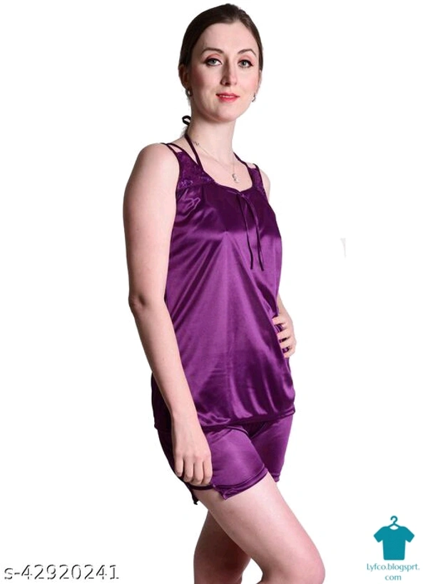 Product Name: *Senslife® Red Satin Nightwear Top & Shorts Set*Top Fabric: SatinBottom Fabric: SatinTop Type: Regular TopBottom Type: ShortsSleeve Length: SleevelessPattern: SolidMultipack: 1 - XXL