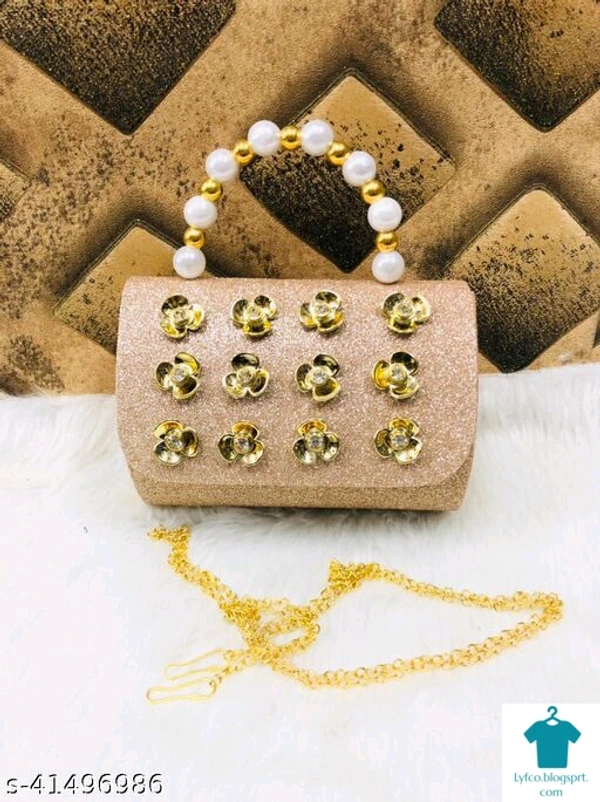 Catalog Name:*Styles Unique Women Clutches*Material: SyntheticNo. of Compartments: 2Pattern: EmbellishedMultipack: 1 - Free size