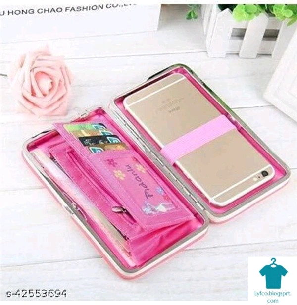 Catalog Name:*Fancy Modern Women Clutches*Material: Canvas & LeatherPattern: SolidMultipack: 1 - Free size
