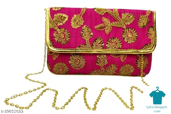 Catalog Name:*Styles Modern Women Clutches*Material: FabricNo. of Compartments: 1Pattern: EmbroideredMultipack: 1 - Free size