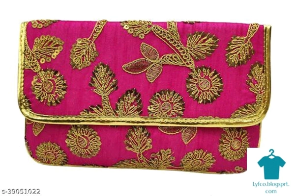 Catalog Name:*Styles Modern Women Clutches*Material: FabricNo. of Compartments: 1Pattern: EmbroideredMultipack: 1 - Free size