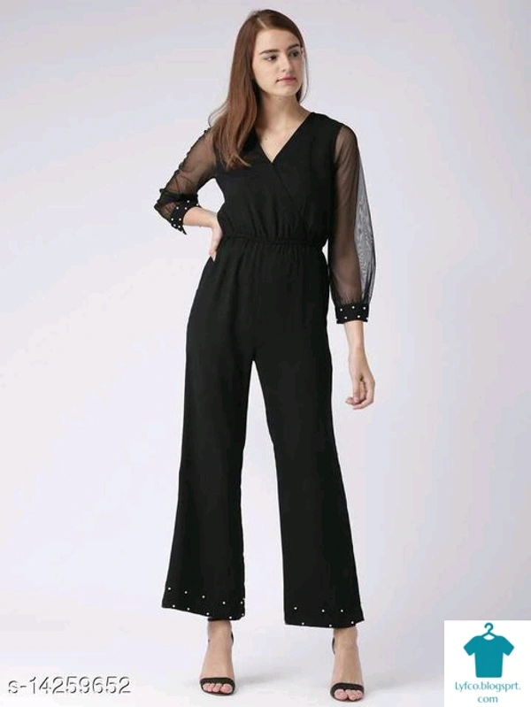 Catalog Name:*Trendy Modern Women Jumpsuits*Fabric: CrepeSleeve Length: Sleeveless,Three-Quarter SleevesPattern: PrintedMultipack: 1 - XS