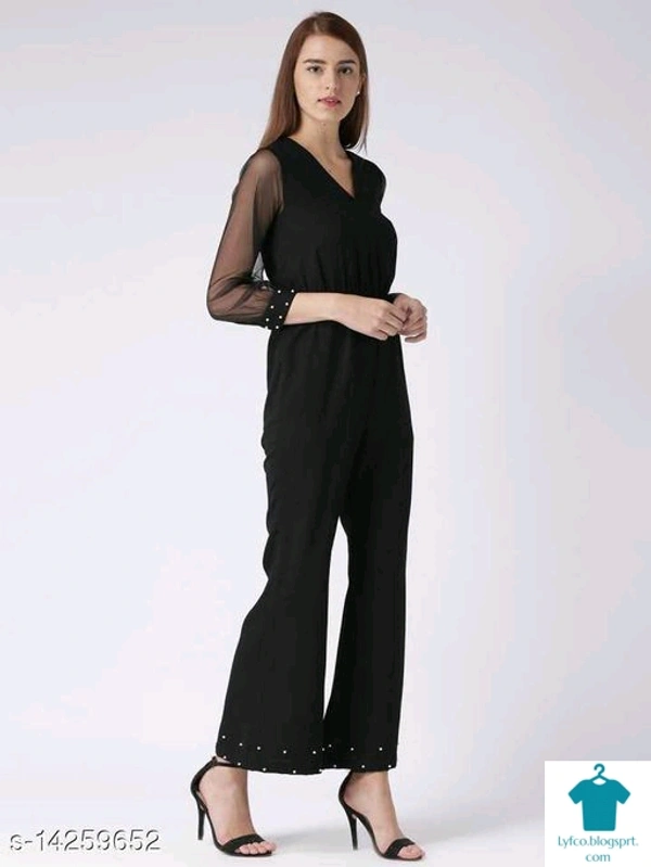 Catalog Name:*Trendy Modern Women Jumpsuits*Fabric: CrepeSleeve Length: Sleeveless,Three-Quarter SleevesPattern: PrintedMultipack: 1 - L