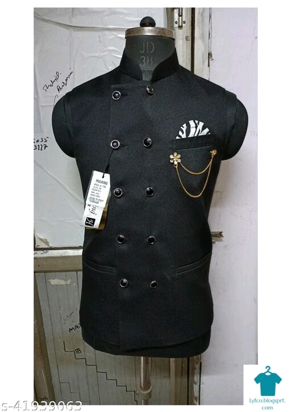 Catalog Name:*Elegant Men Ethnic Jackets*Sleeve Length: Short SleevesPattern: CheckedCombo of: Single - M