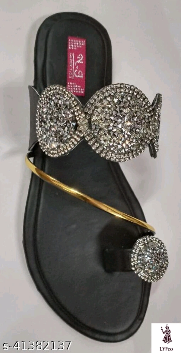 Catalog Name:*Latest Women Flats*Material: Syntethic LeatherSole Material: TprPattern: SolidFastening & Back Detail: Lace-UpMultipack: 1 - IND-4