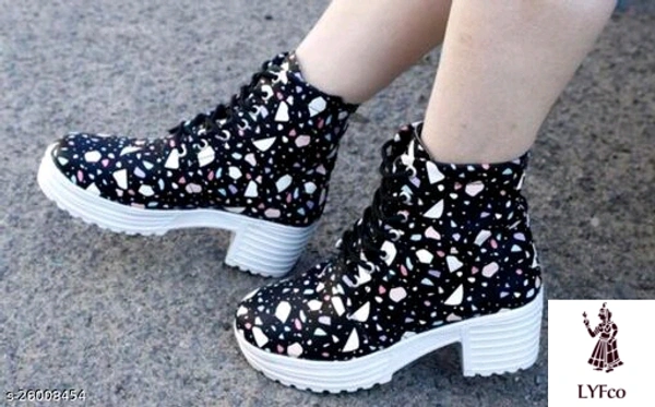 Catalog Name:*Stylish Women Boots*Material: Leather / SyntheticSole Material: PvcPattern: Product DependentFastening & Back Detail: Lace-UpMultipack: 1 - IND-8