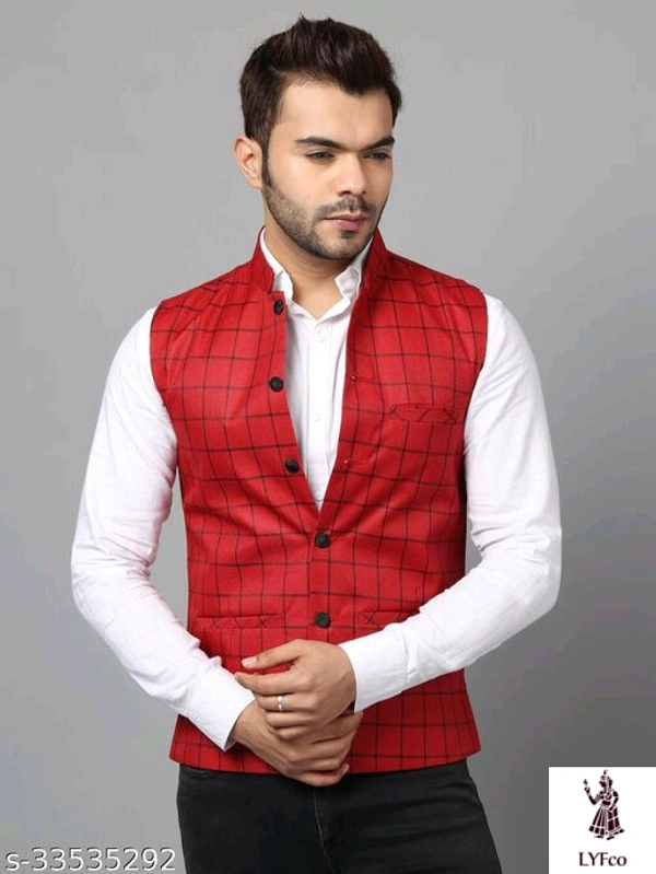 Catalog Name:*Comfy Modern Men Jackets*Fabric: Cotton BlendSleeve Length: SleevelessPattern: Printed,ColorblockedMultipack: 1 - XL