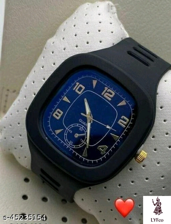 Catalog Name:*Versatile Men Analog Watches*Strap Material: RubberDate Display: NoDial Shape: SquareDisplay Type: AnalogMultipack: 1 - Dark blue