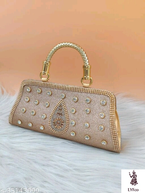 Catalog Name:*Fashionable Women Clutches*Material: PUNo. of Compartments: 1Pattern: SolidMultipack: 1 - Free size