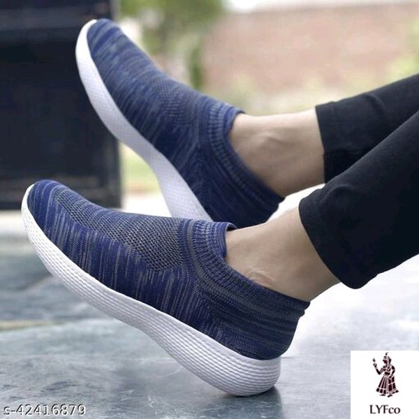 Catalog Name:*Unique Fabulous Men Sports Shoes*Material: Canvas / Mesh / TextileSole Material: EVAFastening & Back Detail: Lace-UpPattern: SolidMultipack: 1 - IND-8