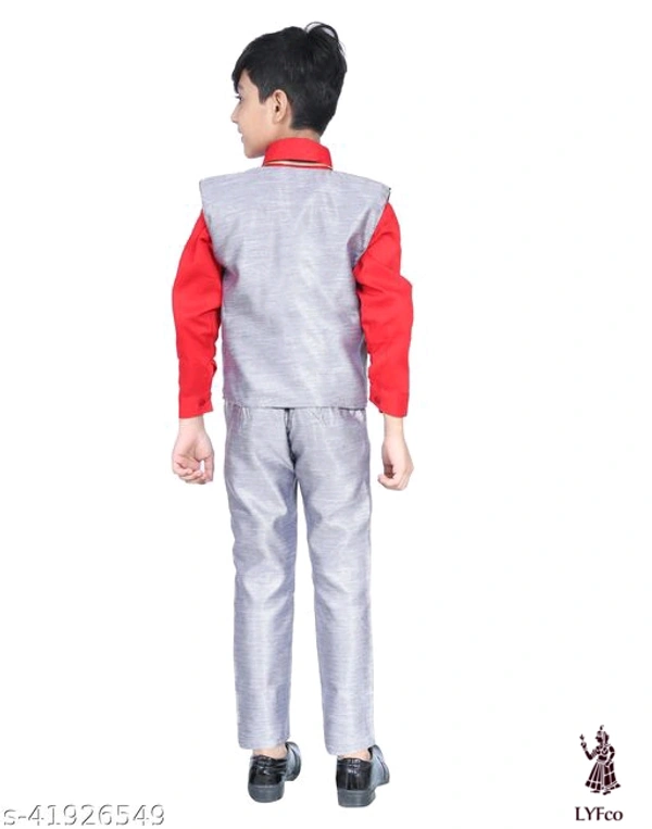 Catalog Name:*Cute Fancy Boys Top & Bottom Sets*Top Fabric: Cotton BlendBottom Fabric: Cotton BlendSleeve Length: Long SleevesTop Pattern: Self DesignBottom Pattern: Self DesignMultipack: Single - 1-2 Years
