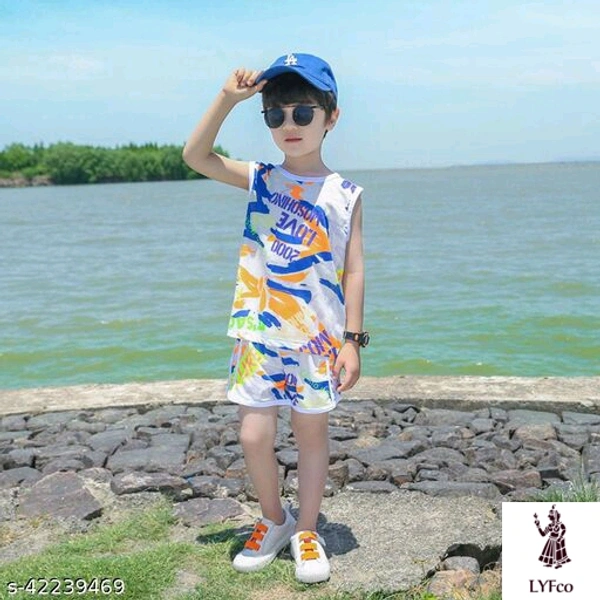 Catalog Name:*Pretty Stylus Boys Top & Bottom Sets*Top Fabric: Cotton,Polycotton,PolyesterBottom Fabric: Cotton,Polycotton,PolyesterSleeve Length: Short Sleeves,Long SleevesTop Pattern: Solid,Printed,CheckedBottom Pattern: Solid,Printed,CheckedMultipack: SingleAdd-Ons: Bow Tie,No Add Ons - 3-4 Years