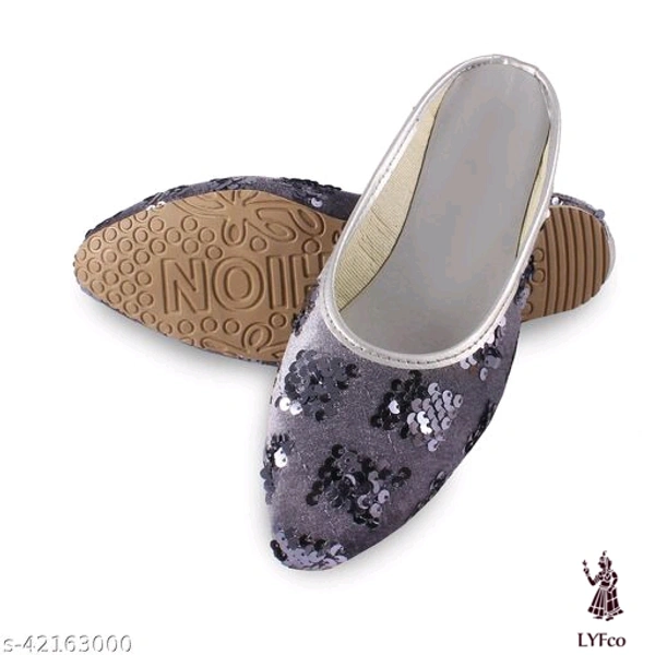 Catalog Name:*Fancy Women Flats*Material: VelvetSole Material: PvcPattern: EmbellishedFastening & Back Detail: Open BackMultipack: 1 - IND-4