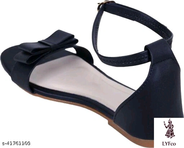 Catalog Name:*Voguish Women Flats*Material: SyntheticSole Material: RubberPattern: SolidFastening & Back Detail: Ankle LoopMultipack: 1 - IND-7