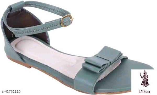 Catalog Name:*Voguish Women Flats*Material: SyntheticSole Material: RubberPattern: SolidFastening & Back Detail: Ankle LoopMultipack: 1 - IND-4