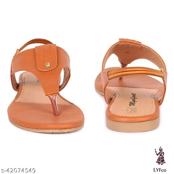 Catalog Name:*Fancy Women Flats*Material: SyntheticSole Material: PvcPattern: Woven DesignFastening & Back Detail: Slip-OnMultipack: 1 - IND4