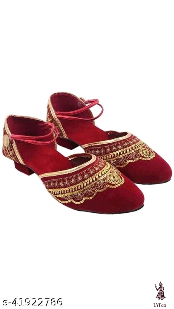 Catalog Name:*Elite Women Flats*Material: Syntethic LeatherSole Material: RubberPattern: SolidFastening & Back Detail: Open BackMultipack: 1 - IND9