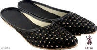 Catalog Name:*Latest Women Bellies & Ballerinas*Material: Syntethic LeatherSole Material: PvcPattern: EmbellishedFastening & Back Detail: Open BackMultipack: 1 - 4