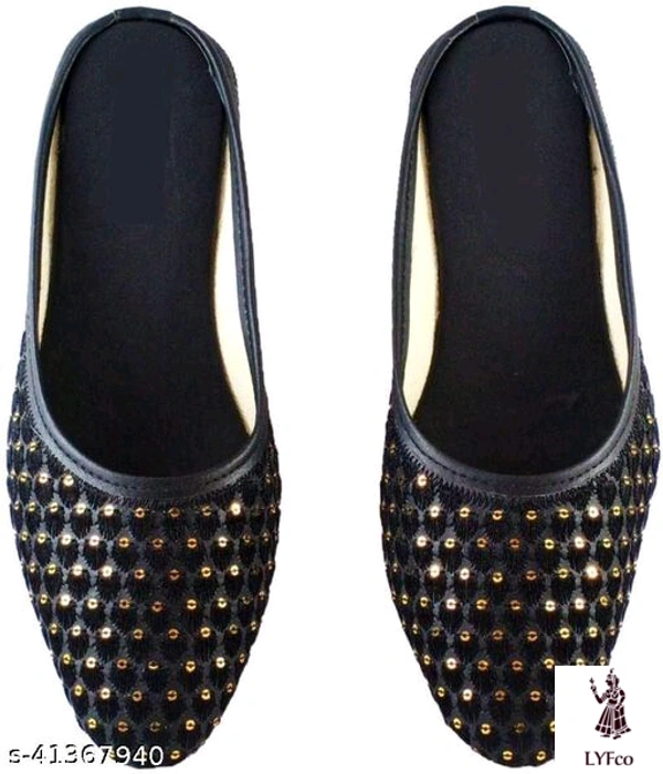 Catalog Name:*Latest Women Bellies & Ballerinas*Material: Syntethic LeatherSole Material: PvcPattern: EmbellishedFastening & Back Detail: Open BackMultipack: 1 - 4