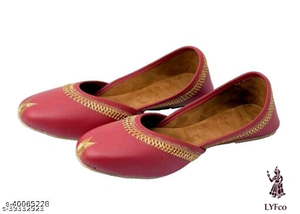 Catalog Name:*Elite Women Juttis & Mojaris*Material: Syntethic LeatherSole Material: PvcPattern: SolidFastening & Back Detail: Slip-OnMultipack: 1 - 5