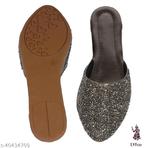 Catalog Name:*Stylish Women Juttis & Mojaris*Material: SuedesyntheticSole Material: TprPattern: Embellished - 8