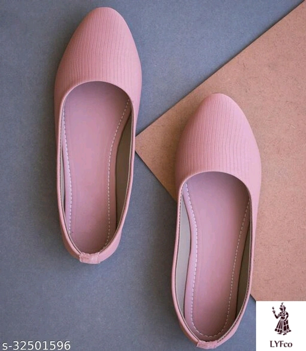 Catalog Name:*Modern Women Juttis & Mojaris*Material: TextileSole Material: PuPattern: SolidFastening & Back Detail: Slip-OnMultipack: 1 - 4