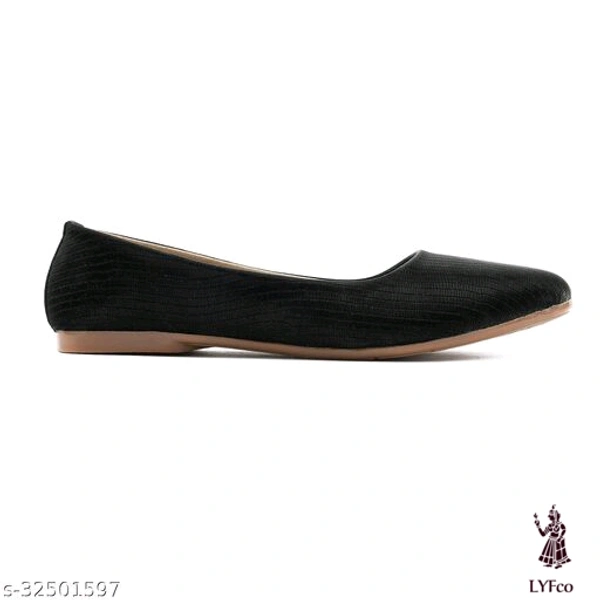 Catalog Name:*Modern Women Juttis & Mojaris*Material: TextileSole Material: PuPattern: SolidFastening & Back Detail: Slip-OnMultipack: 1 - 7