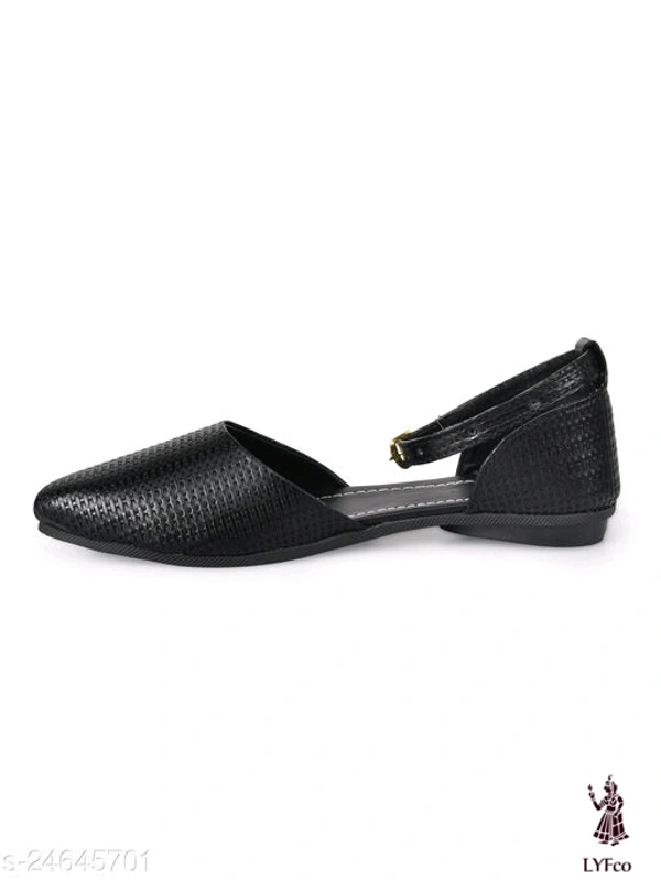 Catalog Name:*Fabulous Women Bellies & Ballerinas*Material: Syntethic LeatherSole Material: PolyurethanePattern: SolidFastening & Back Detail: BuckleMultipack: 1 - 5