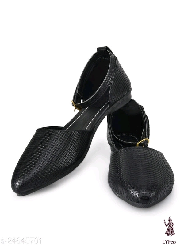 Catalog Name:*Fabulous Women Bellies & Ballerinas*Material: Syntethic LeatherSole Material: PolyurethanePattern: SolidFastening & Back Detail: BuckleMultipack: 1 - 5