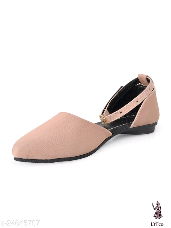 Catalog Name:*Fabulous Women Bellies & Ballerinas*Material: Syntethic LeatherSole Material: PolyurethanePattern: SolidFastening & Back Detail: BuckleMultipack: 1 - 3