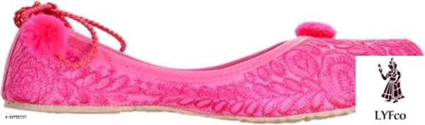 Catalog Name:*Colorful Women Juttis & Mojaris*Material: CanvasSole Material: RubberPattern: TexturedFastening & Back Detail: Closed BackMultipack: 1 - 5