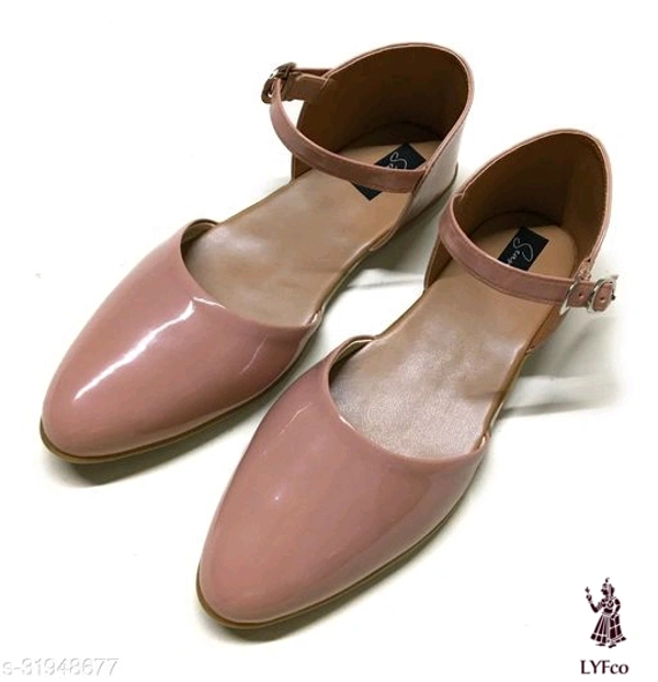 Catalog Name:*Fancy Women Bellies & Ballerinas*Material: Syntethic LeatherSole Material: PolyurethanePattern: SolidFastening & Back Detail: Ankle LoopMultipack: 1 - 4