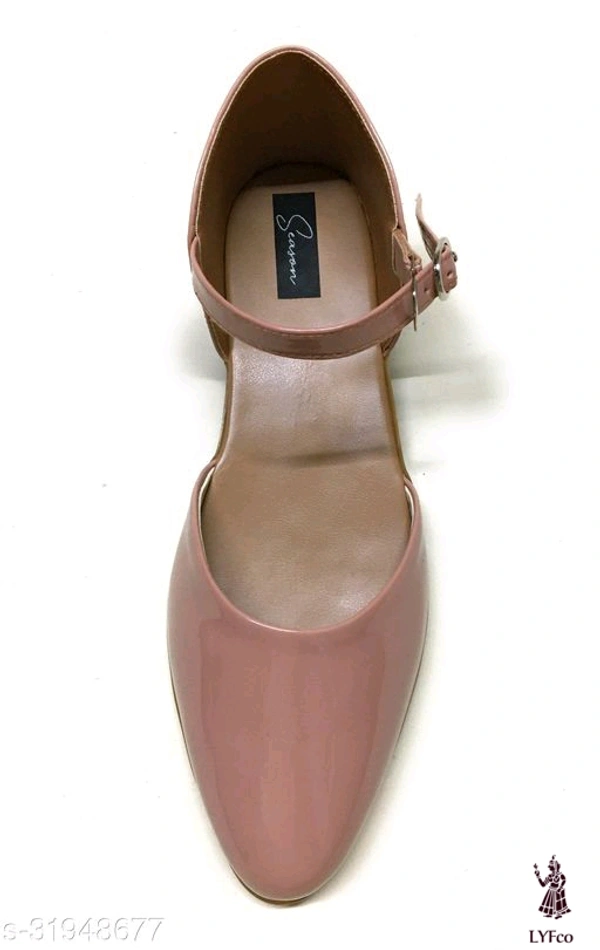 Catalog Name:*Fancy Women Bellies & Ballerinas*Material: Syntethic LeatherSole Material: PolyurethanePattern: SolidFastening & Back Detail: Ankle LoopMultipack: 1 - 4
