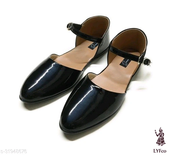 Catalog Name:*Fancy Women Bellies & Ballerinas*Material: Syntethic LeatherSole Material: PolyurethanePattern: SolidFastening & Back Detail: Ankle LoopMultipack: 1 - 3