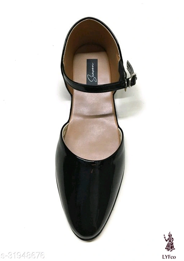 Catalog Name:*Fancy Women Bellies & Ballerinas*Material: Syntethic LeatherSole Material: PolyurethanePattern: SolidFastening & Back Detail: Ankle LoopMultipack: 1 - 3
