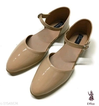 Catalog Name:*Fancy Women Bellies & Ballerinas*Material: Syntethic LeatherSole Material: PolyurethanePattern: SolidFastening & Back Detail: Ankle LoopMultipack: 1 - 7