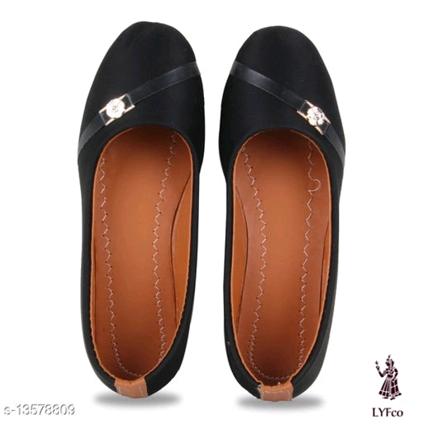 Catalog Name:*Latest Trendy Women Bellies & Ballerinas*Material: SyntheticSole Material: PVCFastening & Back Detail: Slip-OnPattern: SolidMultipack: 2 - 6