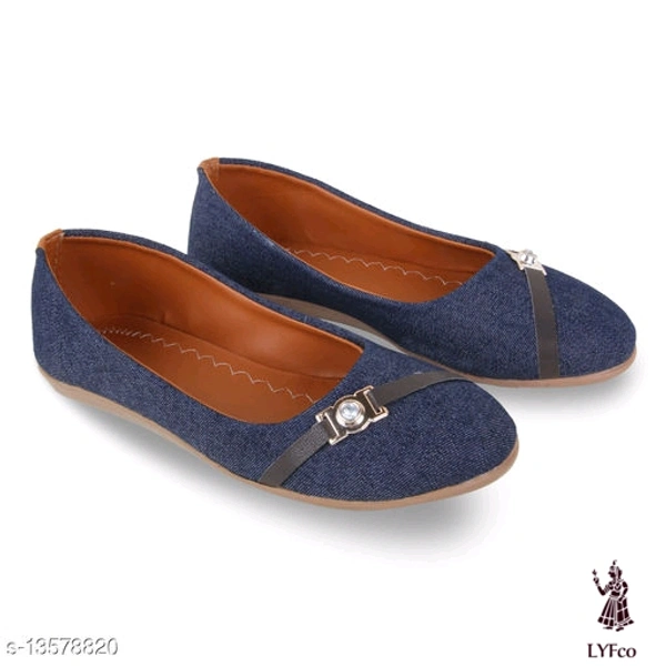 Catalog Name:*Latest Trendy Women Bellies & Ballerinas*Material: SyntheticSole Material: PVCFastening & Back Detail: Slip-OnPattern: SolidMultipack: 2 - 9