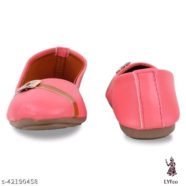 Catalog Name:*Trendy Women Bellies & Ballerinas*Material: Syntethic LeatherSole Material: PolyurethanePattern: SolidFastening & Back Detail: Slip-OnMultipack: 1 - 6