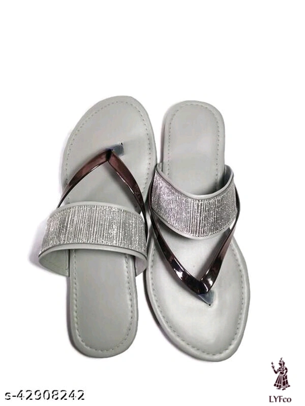 Catalog Name:*Fashionate Women Juttis & Mojaris*Material: Syntethic LeatherSole Material: TprPattern: SolidFastening & Back Detail: Ankle LoopMultipack: 1 - 5