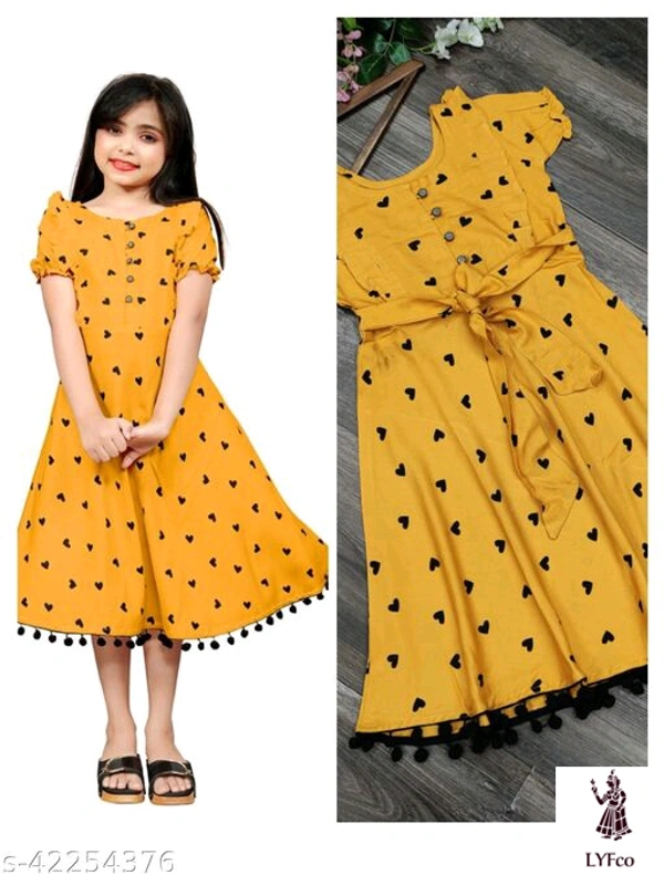 Catalog Name:*Flawsome Stylish Girls Frocks & Dresses*Fabric: RayonSleeve Length: Short SleevesPattern: PrintedMultipack: Single - 4-5 Years