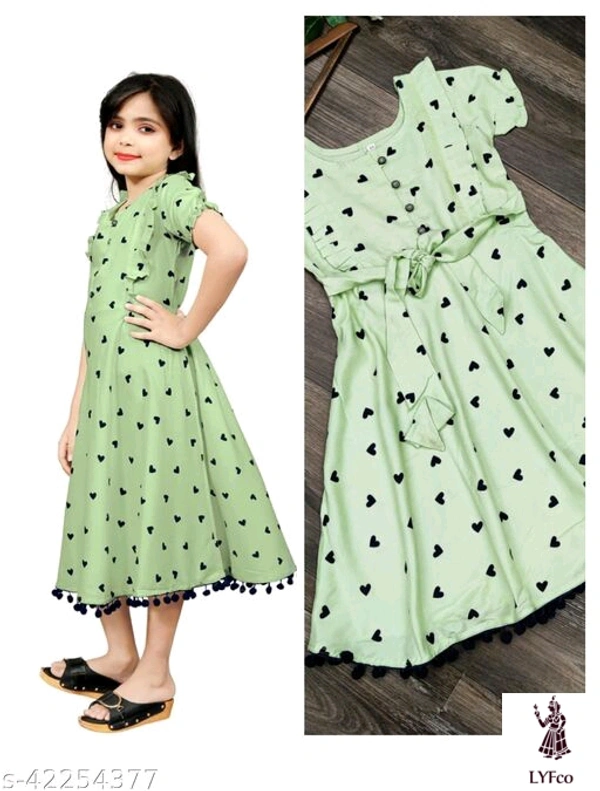 Catalog Name:*Flawsome Stylish Girls Frocks & Dresses*Fabric: RayonSleeve Length: Short SleevesPattern: PrintedMultipack: Single - 4-5 Years